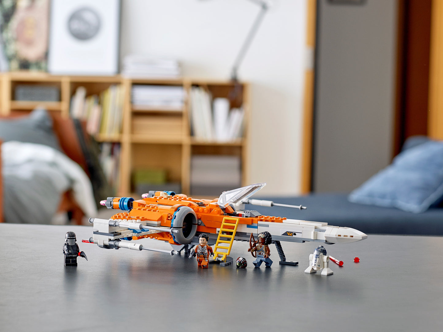 Star Wars Poe Dameron's X-Wing Fighter