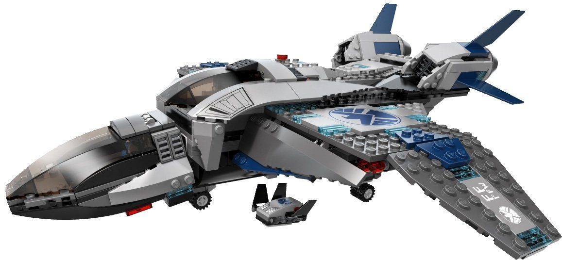 Super Heroes Quinjet Aerial Battle