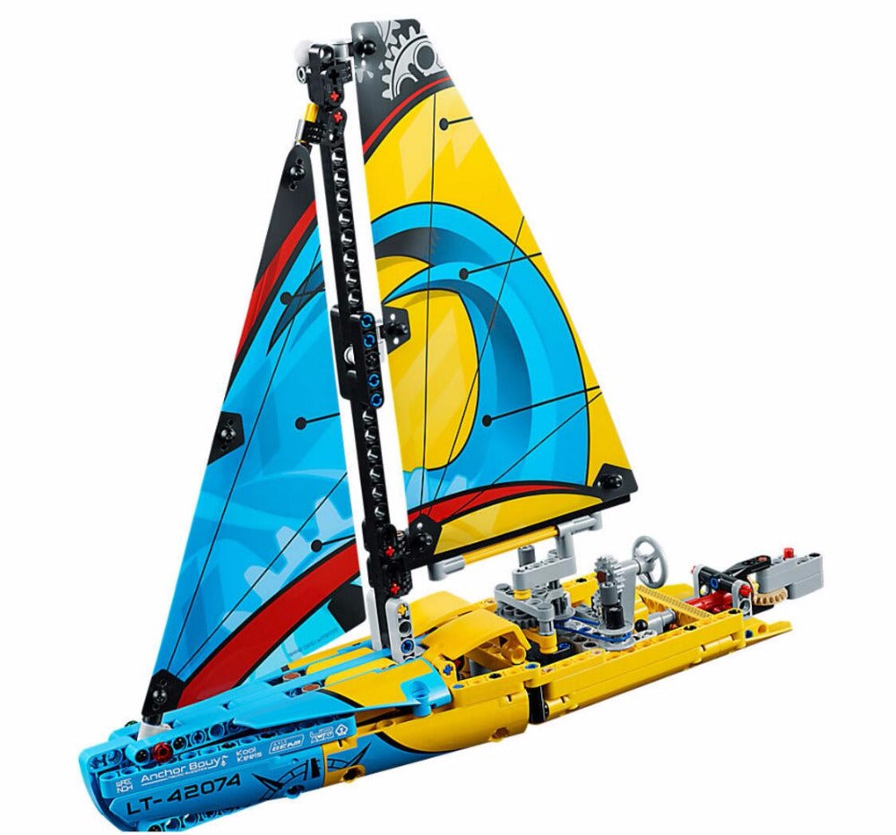 Technic Racing Yacht